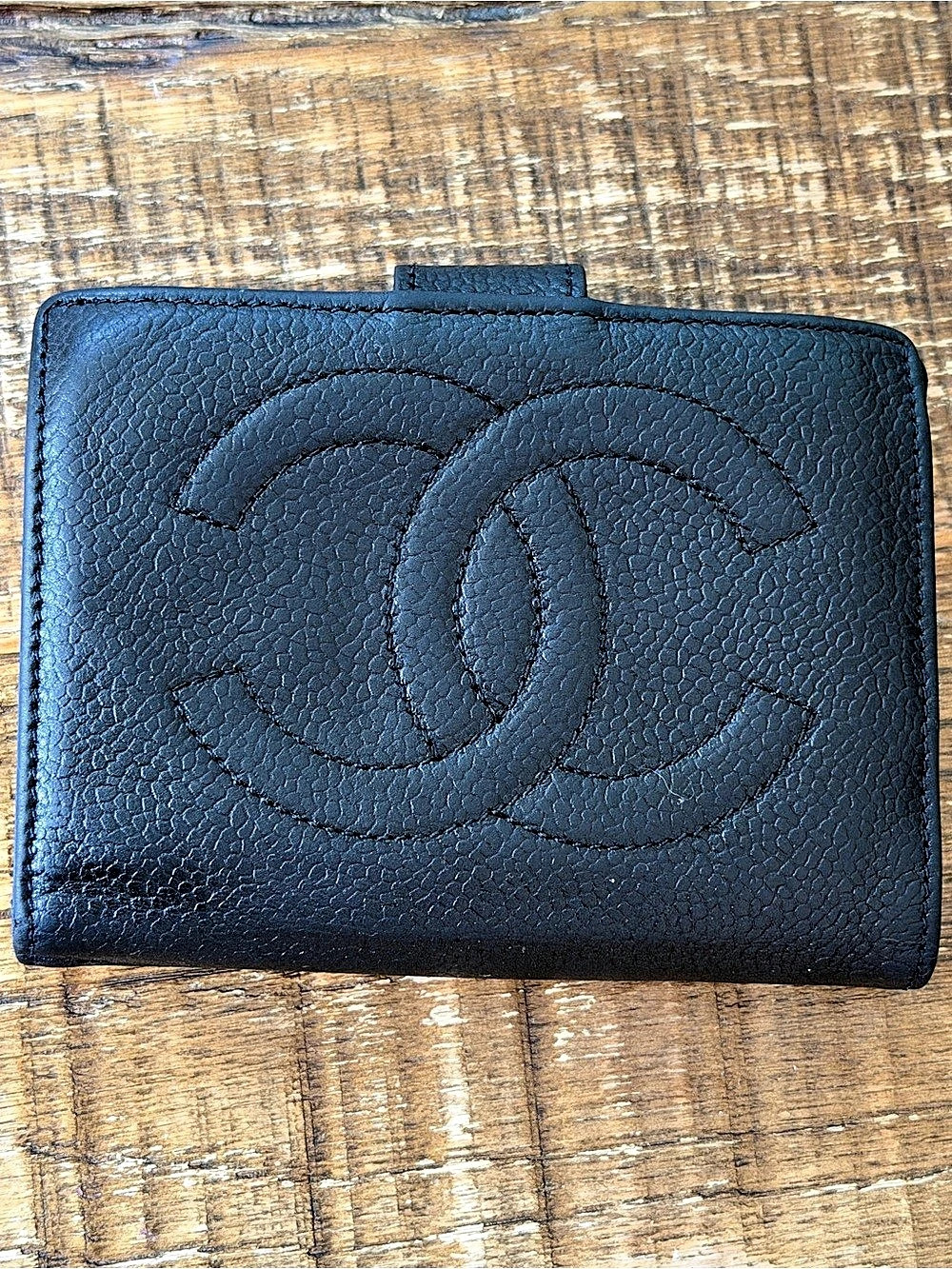Vintage Chanel CC Logo Caviar Leather Bifold Wallet in Black